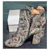 Paisley Velvet womenï¿½s Boots size 9
