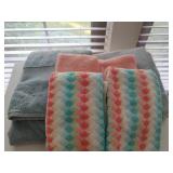 Assorted Towels - 2 Bath Towels, 4 Hand Towels