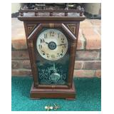 Antique Mantel Clock w/Keys