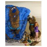 SCOOBY DOO SLEEPING BAG IN LARGE METAL BASKET