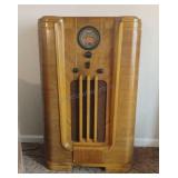 Vintage Philco Consule Tube Radio