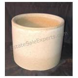 Vintage stoneware crock. 7ï¿½x8ï¿½.