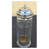 Classic straw or comb dispenser with metal pull
