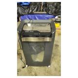 Staples paper shredder