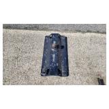 Gooseneck ball hitch plate