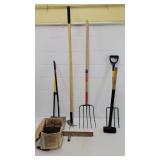 Lot of assorted yard tools