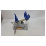 Pneumatic paint shaker