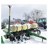 John Deere 7000 6 row corn planter