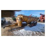 Knight 824 side slinger manure spreader
