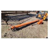 Hydraulic driven fertilizer auger 12