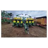 John Deere 1760 12 row planter