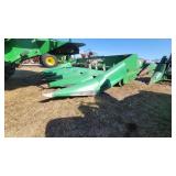 John Deere 643 corn head