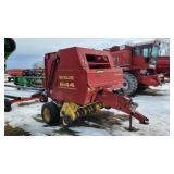 New Holland 644 round baler
