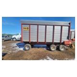 H&S rear unload forage wagon