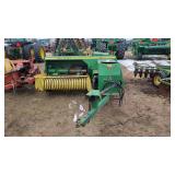 John Deere 327 square baler