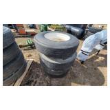 (4) 11R22.5 tires on hub pilot rims