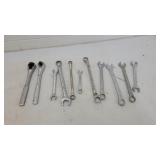 End wrenches and ratchets