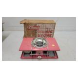 Coleman 5402A lp picnic stove pink with box
