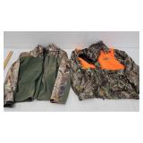 (2) camo jackets 1 L 1 XL