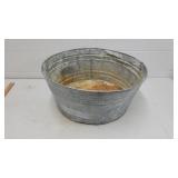 Galvanized washtub