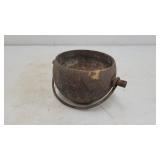 Cast iron pot