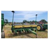 John Deere 1750 planter 6 row