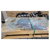 lot of screw pin anchor shackles