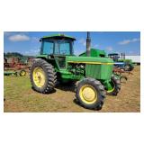 John Deere 4430