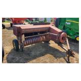 New Holland Hayliner 270 square baler