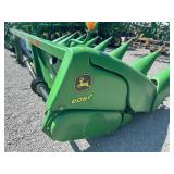 John Deere 608c corn head