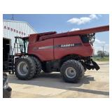 Case IH 9230 combine