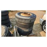 (4) 11R 22.5 on rims
