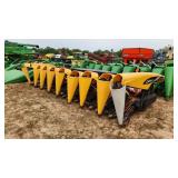 Challenger 8 row cornhead
