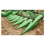 John Deere 643 corn head