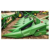 John Deere 643 corn head