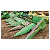 John Deere 643 corn head