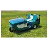 Cushman Sharknose Golfster golf cart