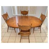Oak Dining Room Pedestal Table, 4pc Spindle Chairs