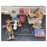 Decor: Oil Lamp, Lantern, Statuettes
