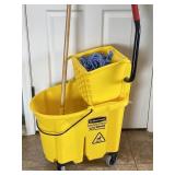 Rubbermaid Rolling Commercial Ringing Mop Bucket