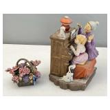 Lefton Ceramic Collectible Roses Bouquet Music Box