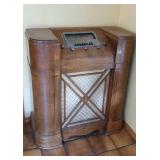 Antique Air Chief radio