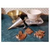 Kitchen lot, bowls, cookie cutters, muffin tin