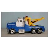 GM Goodwrench toy tow truck