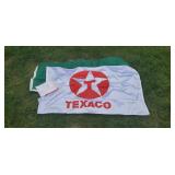Texaco flags (3)