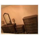 Bedroom Set: w/ lamps