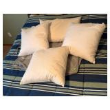 Feather pillows (4)
