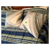 Throw pillows (2)