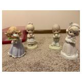 Precious Moments collectibles (4), tote