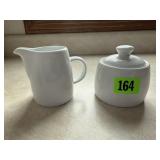 Porcelain cream & sugar set